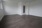 Wohnzimmer - Schöne 2 Zimmer Wohnung mit Balkon