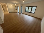 Wohnzimmer - Schöne sanierte Etagenwohnung im grünen mit Balkon!
